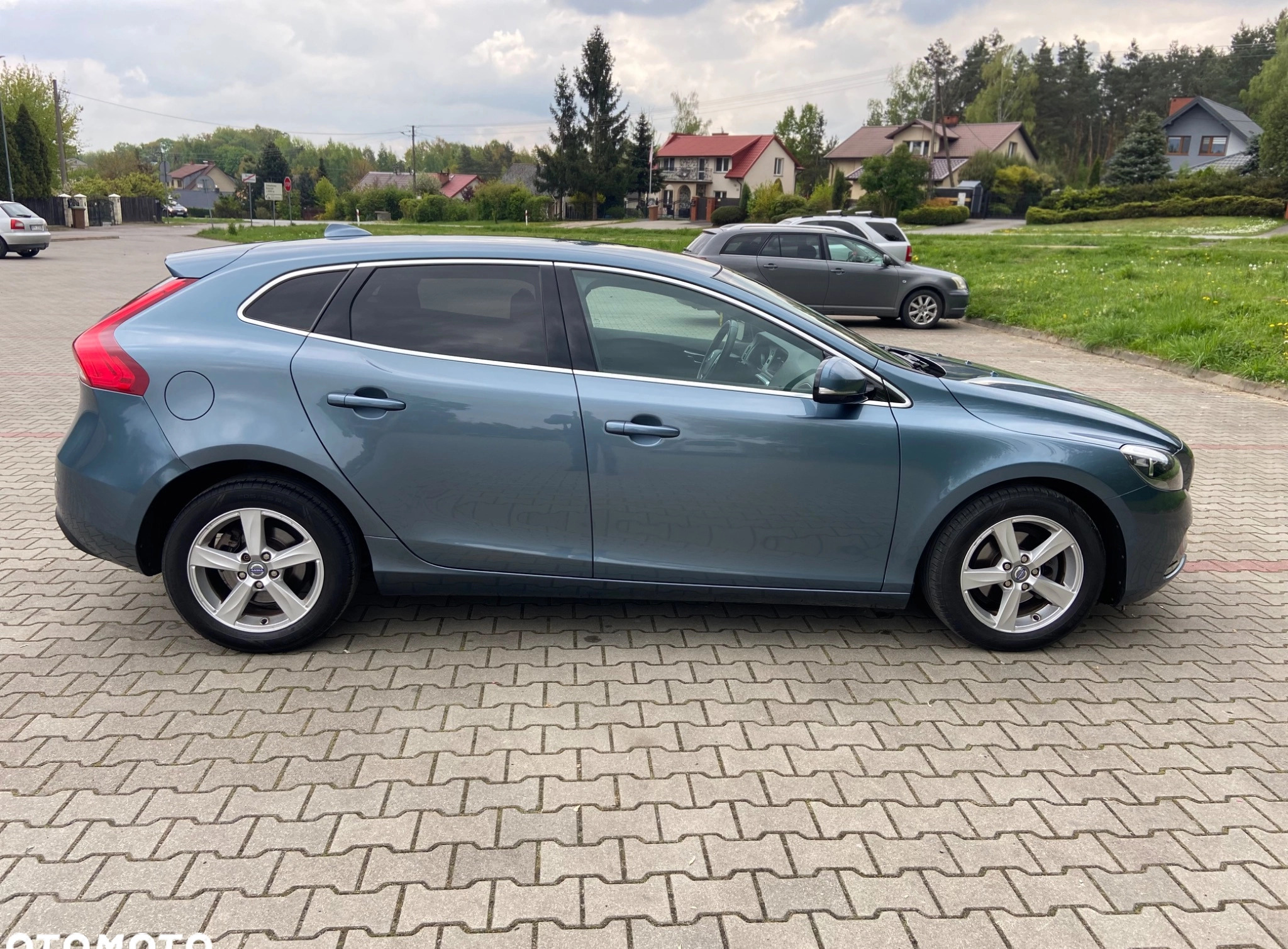 Volvo V40 cena 34300 przebieg: 236500, rok produkcji 2012 z Puławy małe 301